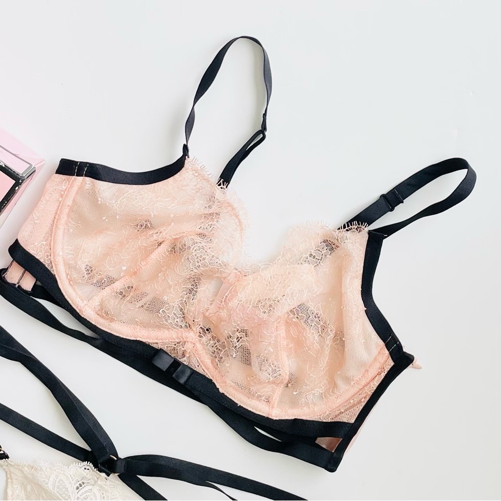 32DD XS Victoria’s Secret strappy bra set - Picture 2 of 6